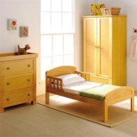 East Coast Country Toddler Bed in Antique  