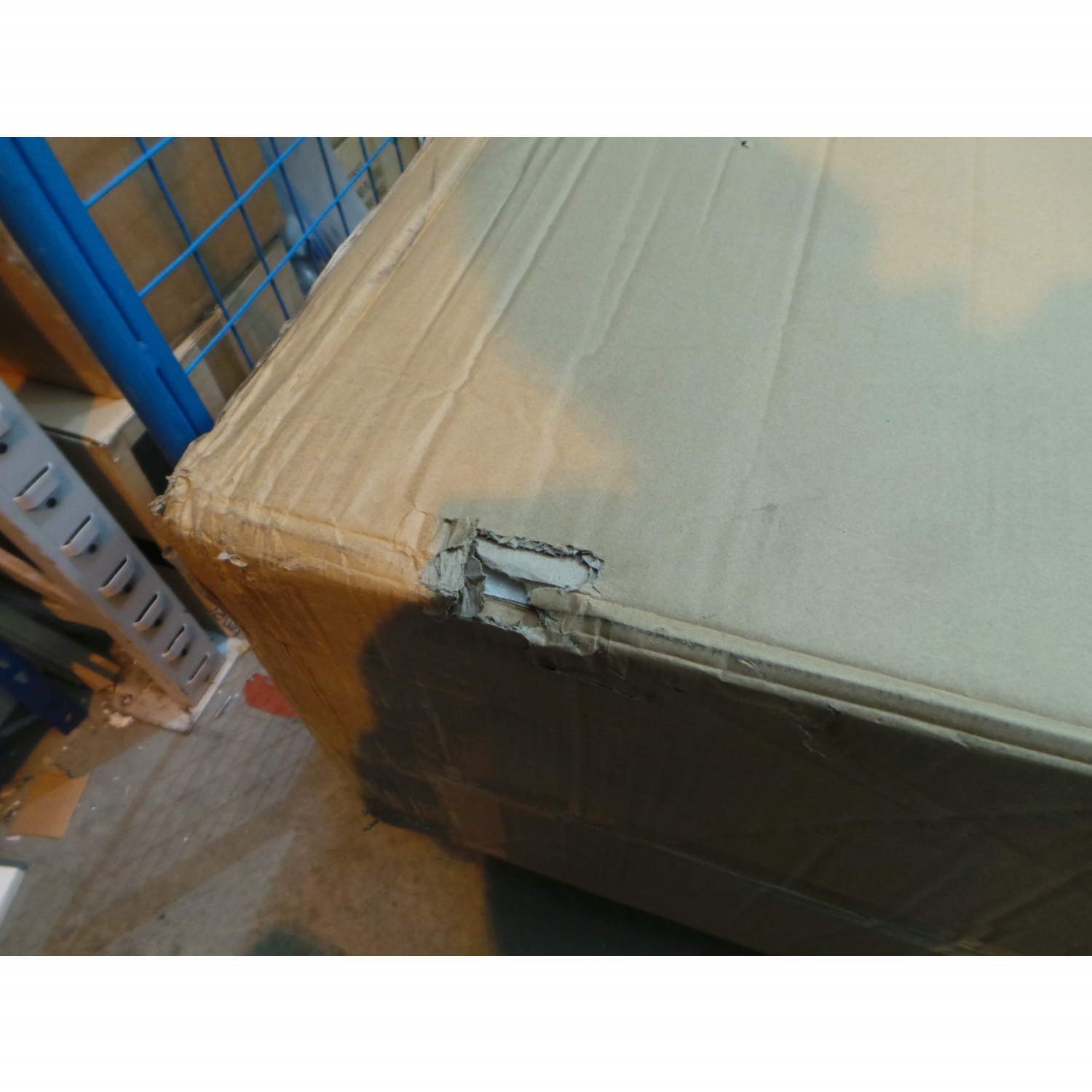 GRADE A2 World Furniture Bari High Gloss White 3 Drawer Chest