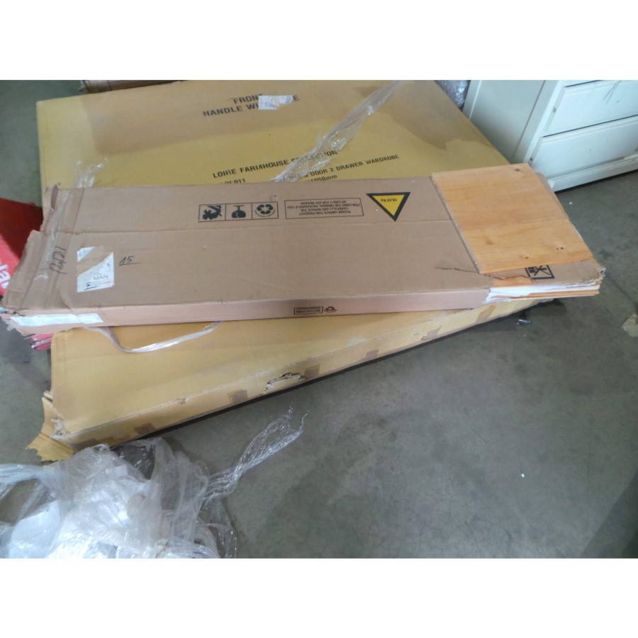 GRADE A2 - Seconique Sol Pine 3 Door Wardrobe