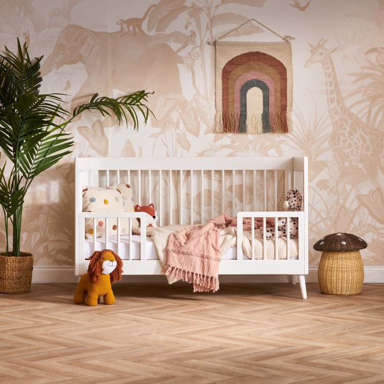 Maya Cot Bed in Nordic White - Obaby