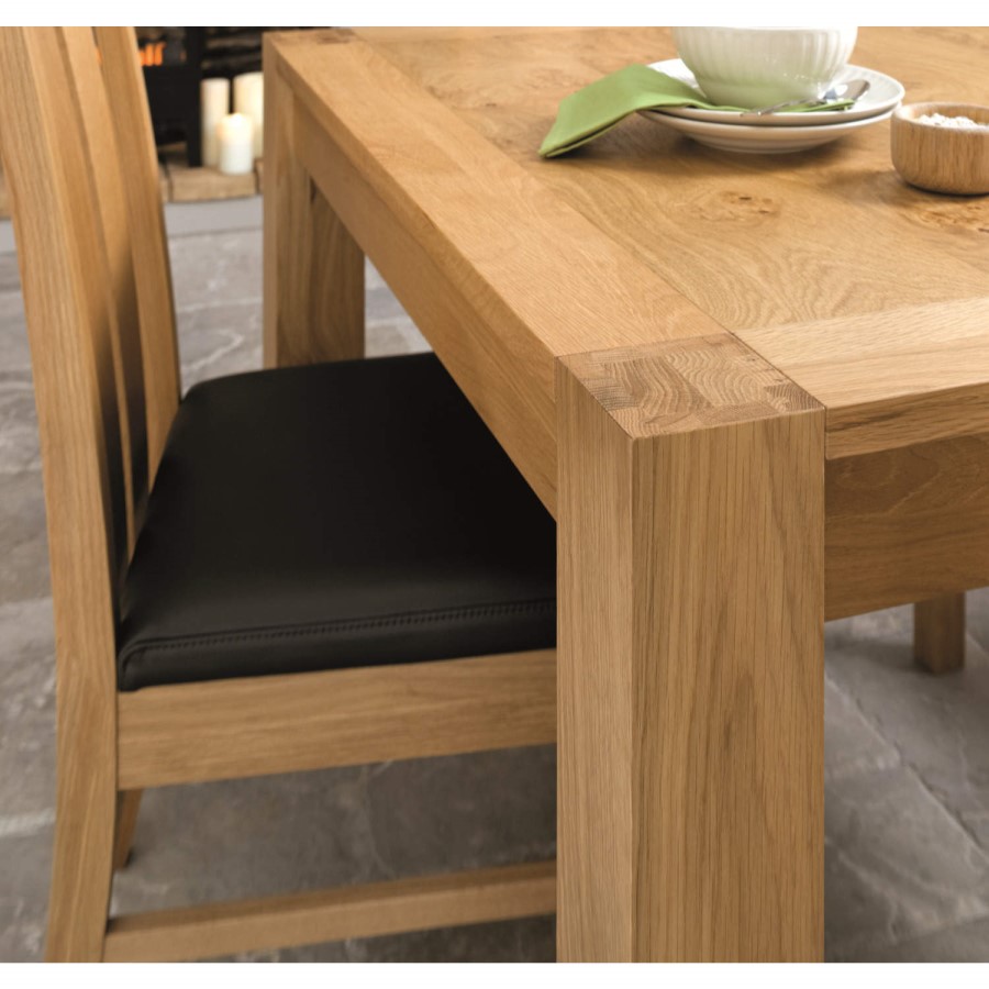 Bentley Designs Lyon Oak 6-8 Seater Extending Dining Table
