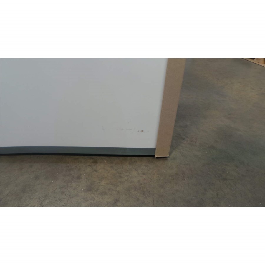 GRADE A2 - One Call Furniture Alpine 3 Door Wardrobe in White Gloss