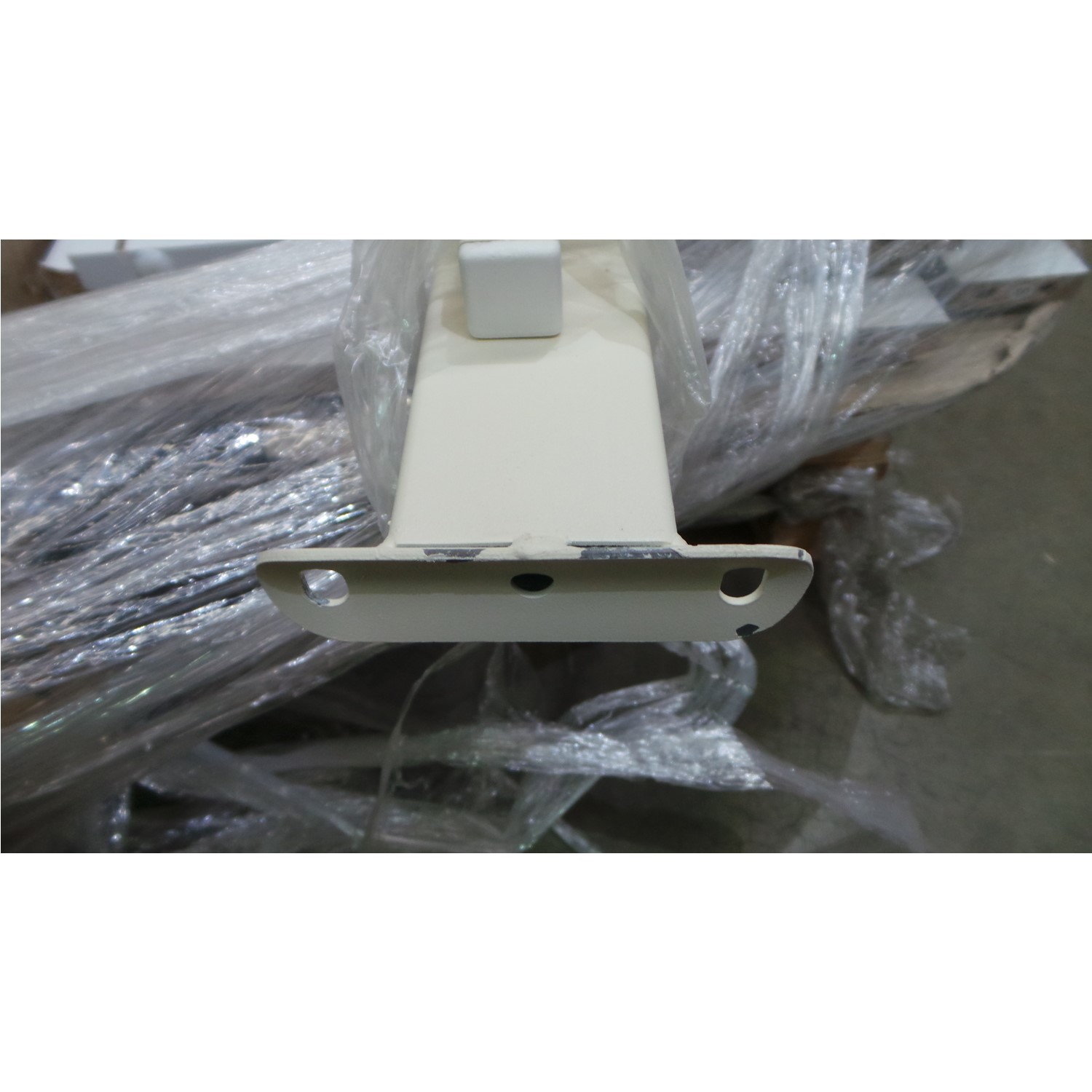 GRADE A2 Julian Bowen Versailles Stone White Daybed Furniture123