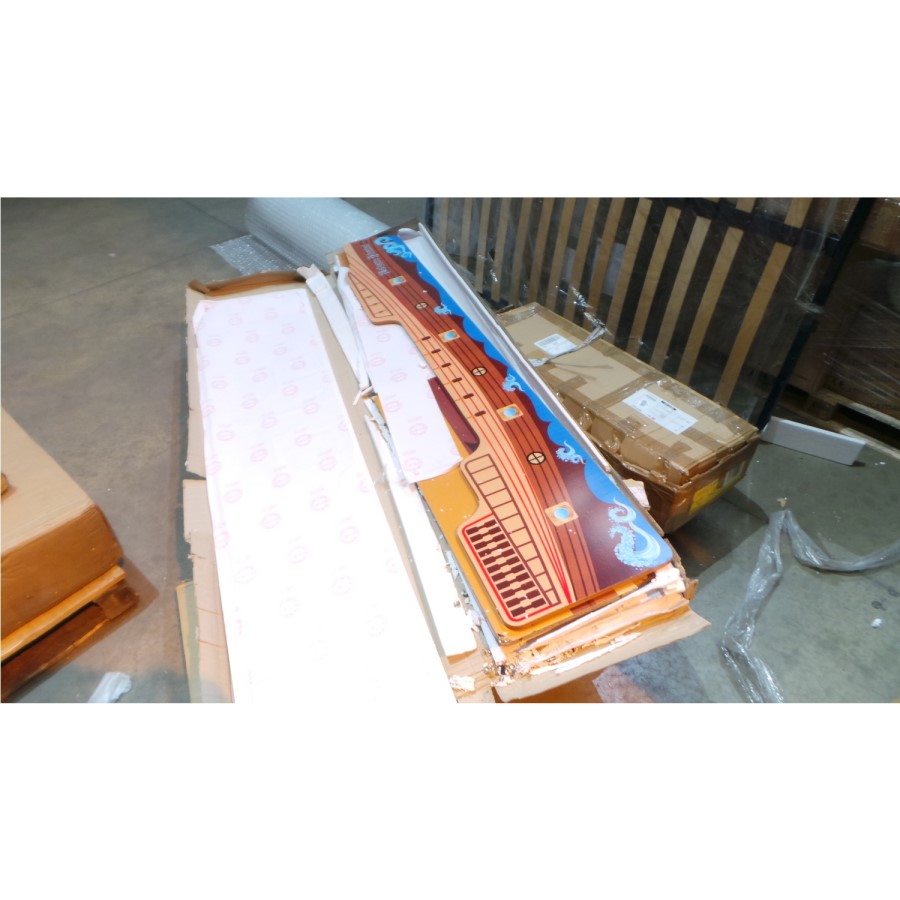 GRADE A2 - LPD Pirate Ship Bed