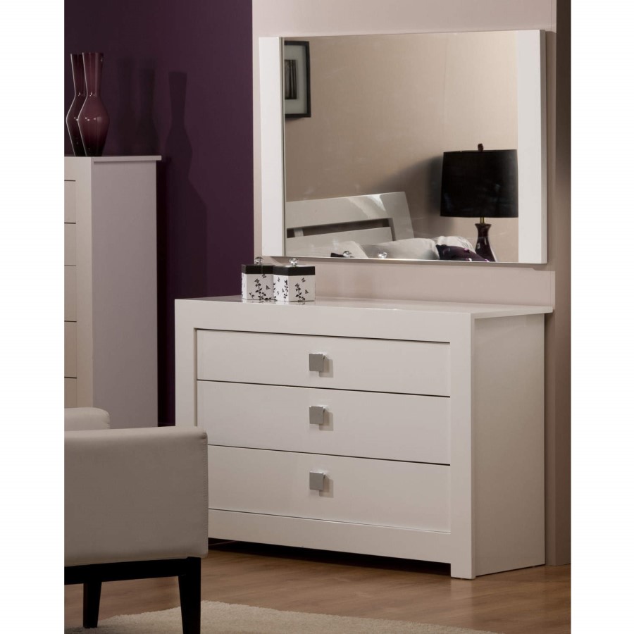 GRADE A2 - World Furniture Bari High Gloss White 3 Drawer Chest