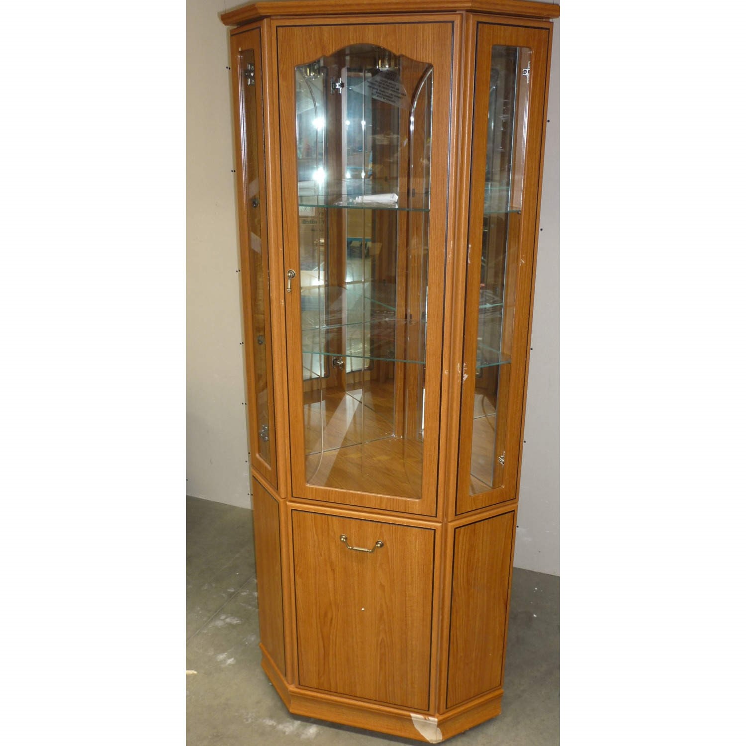 Clearance Caxton Furniture Lichfield Cradenza Corner Display
