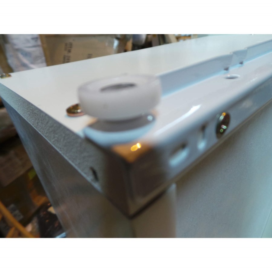 GRADE A2 - Light cosmetic damage - Bentley Designs Atlanta 6 Drawer Wide Chest In White and Oak 