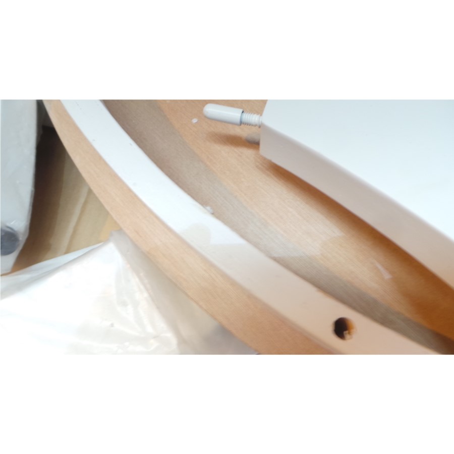 GRADE A3 - Rhode Island Extending round dining table