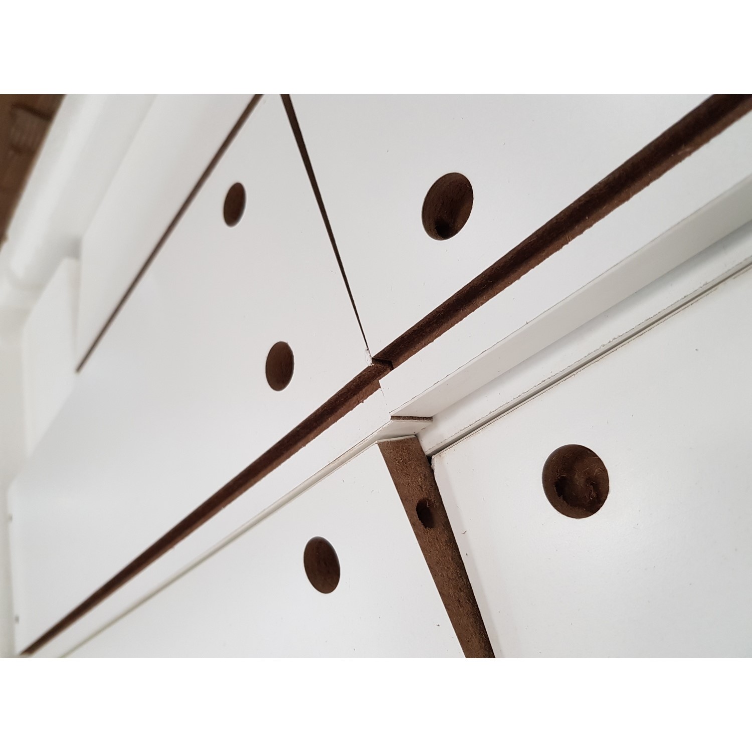 GRADE A2 White Gloss TV Unit with Soundbar Shelf Harlow TV's up