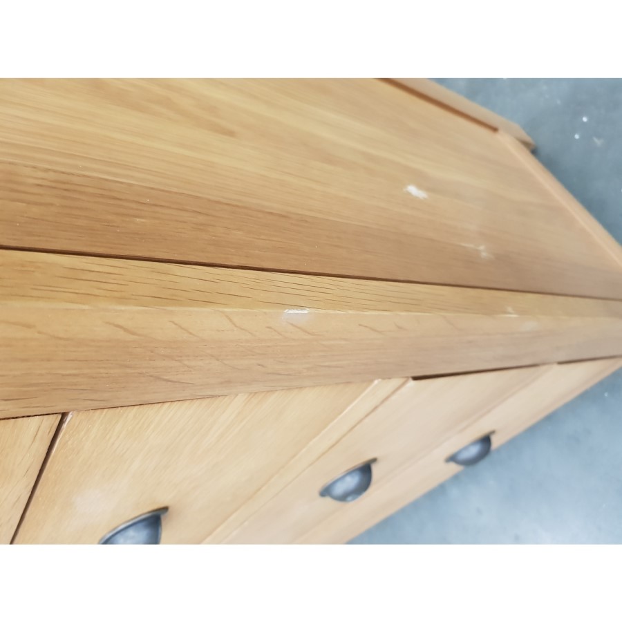 GRADE A2 - Harrington Solid Oak 3+2 Chests of Drawers