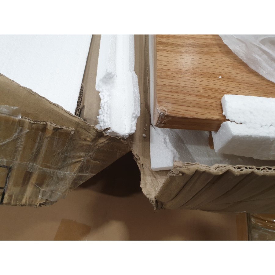 GRADE A2 - Oak Extendable Dining Table - Seats 6 - New Haven