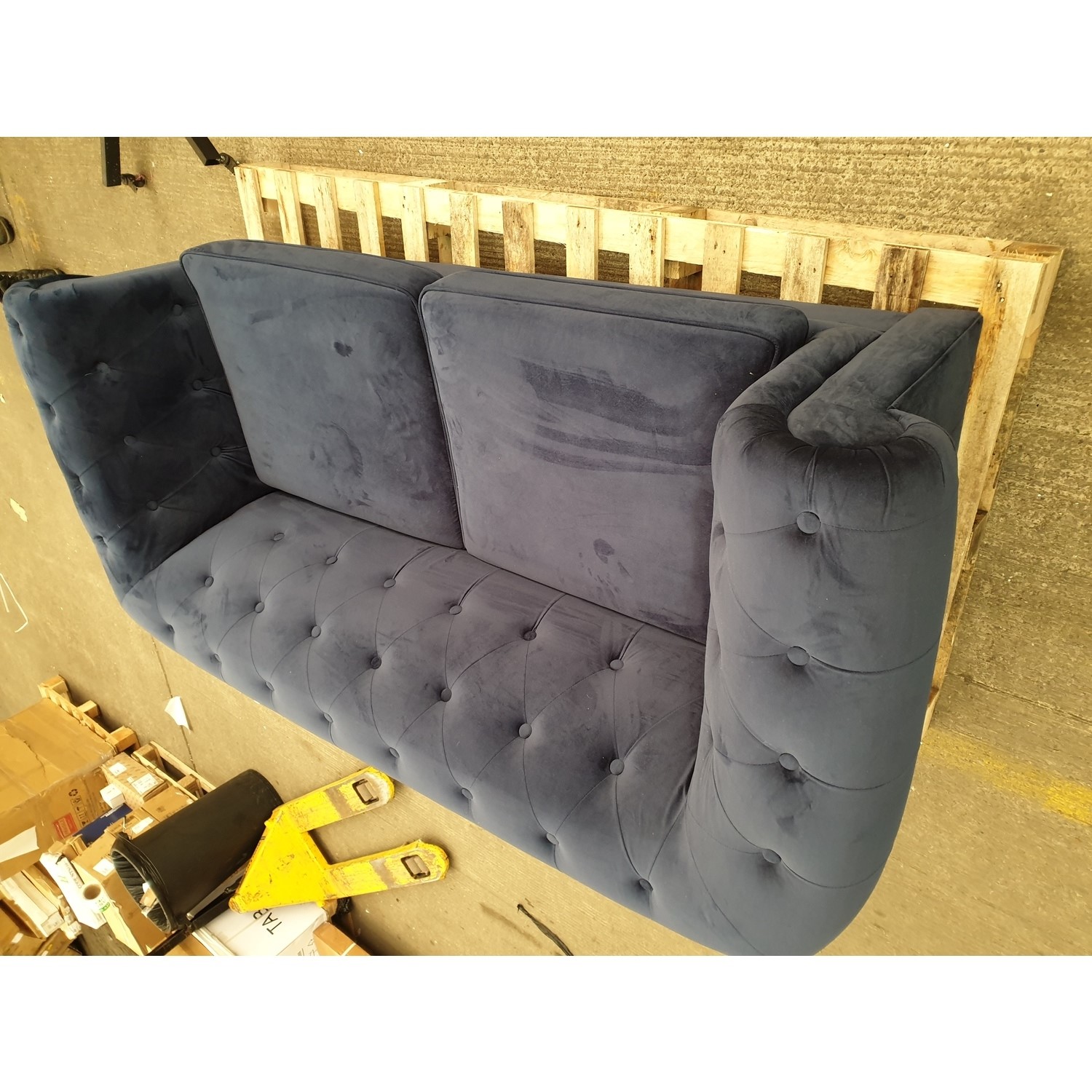 GRADE A2 Navy Blue Velvet Chesterfield Sofa Bed Seats 3 Double