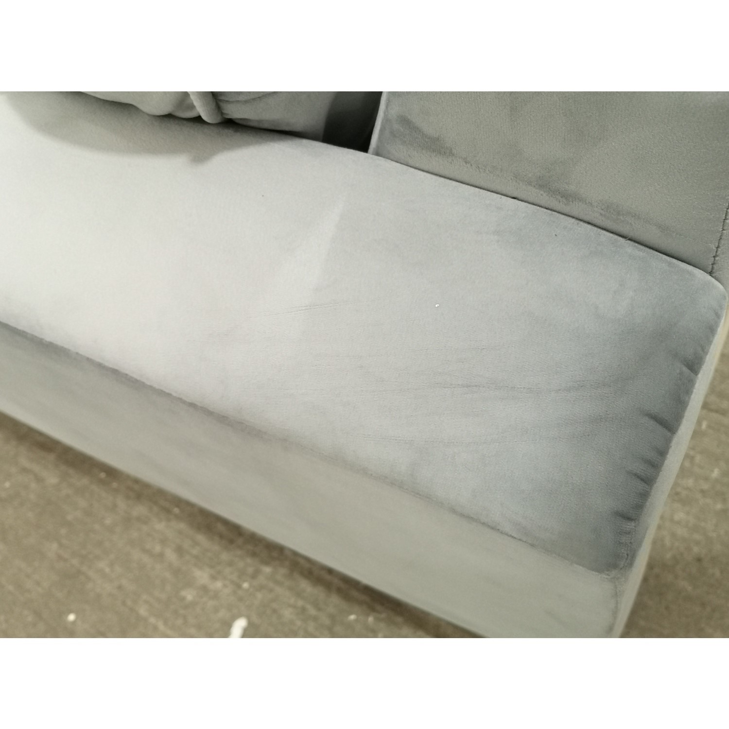 GRADE A2 Silver Grey Velvet Loveseat Payton Furniture123