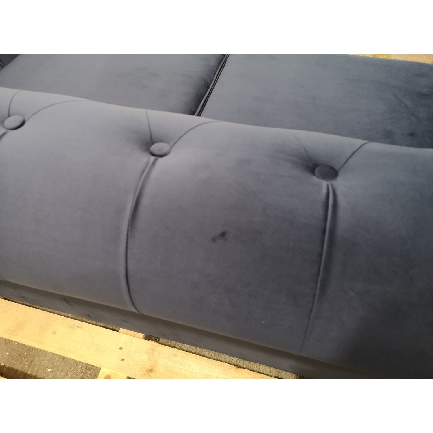 GRADE A2 Navy Blue Velvet Chesterfield Sofa Bed Seats 3 Double