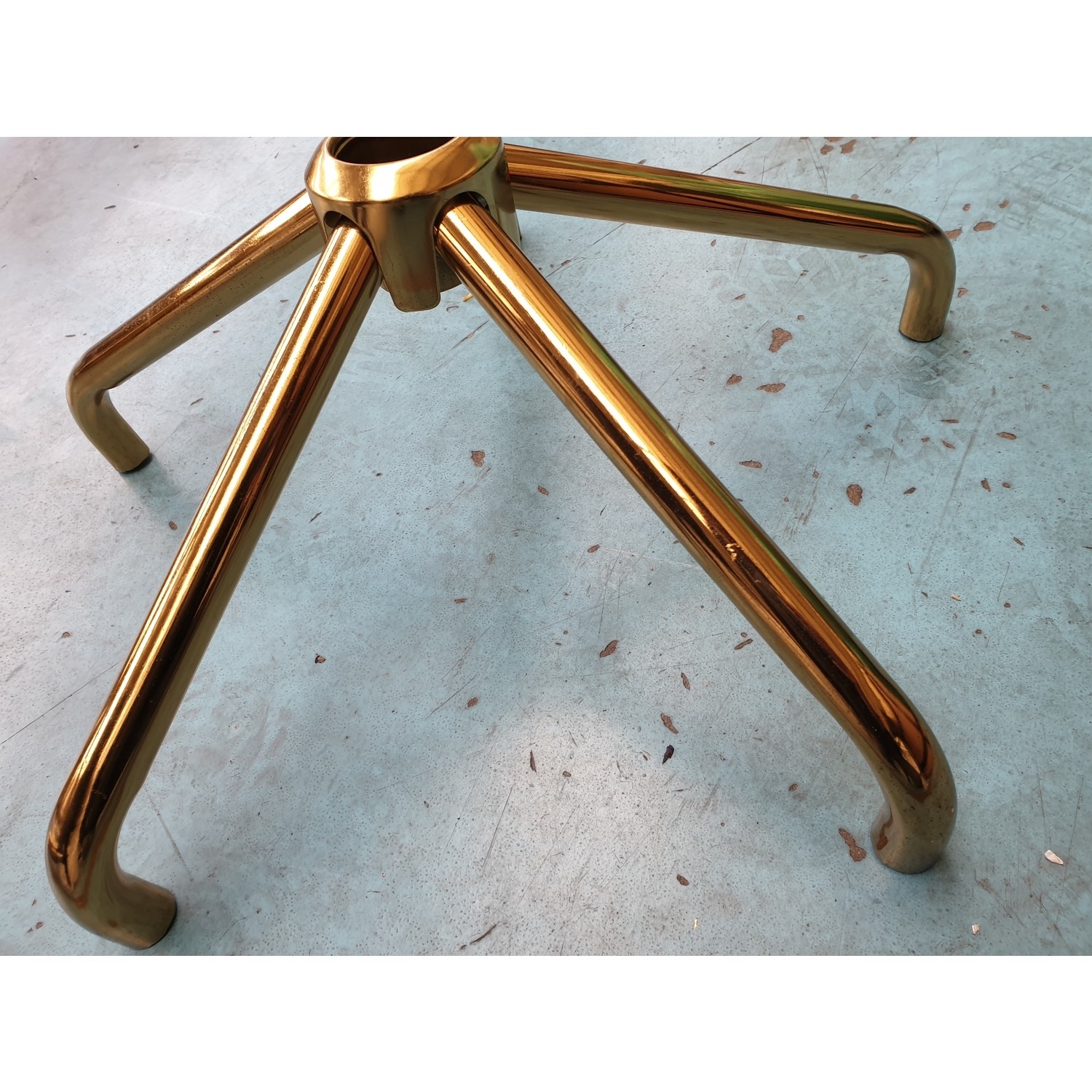 GRADE A2 Green Velvet Office Swivel Chair with Gold Base Marley