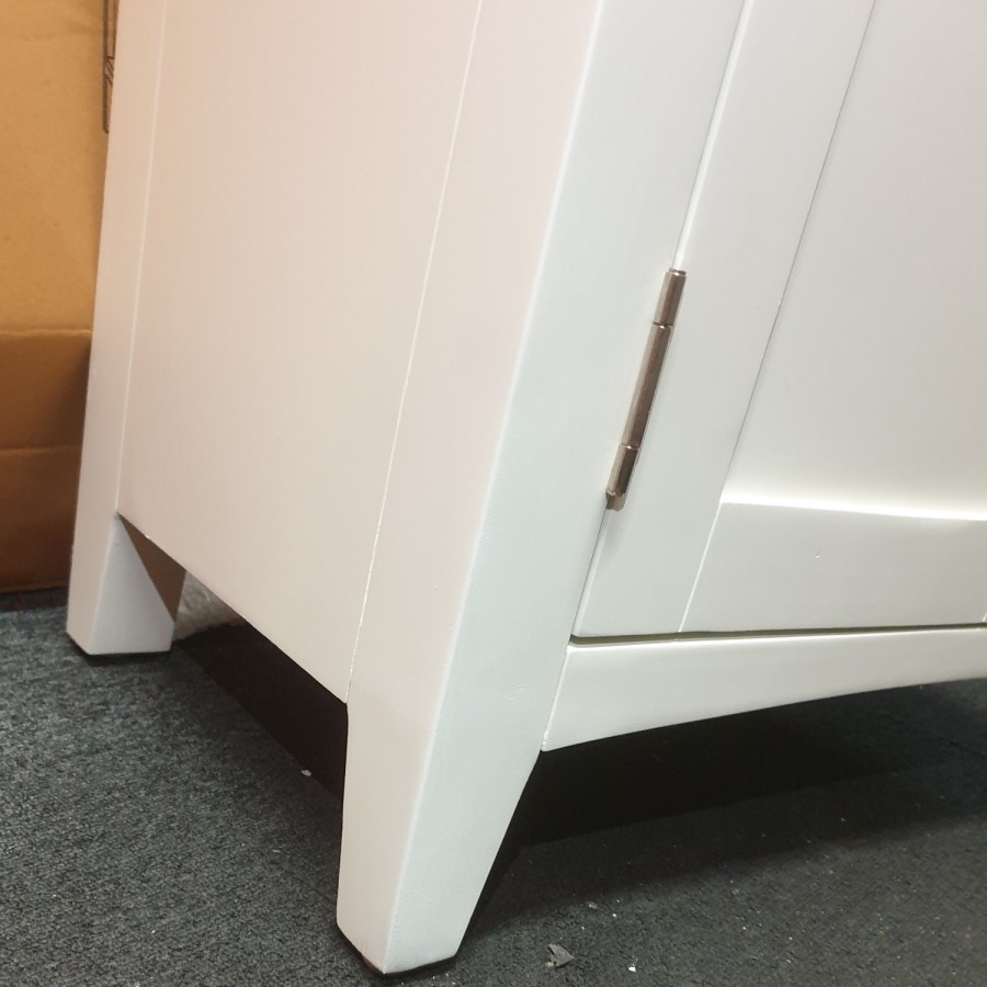 GRADE A2 - Bourton Small Sideboard in Cream and Light Oak