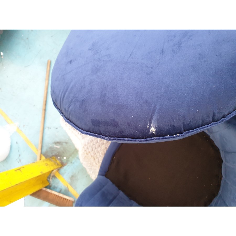 GRADE A2 - Set of 2 Navy Blue Velvet Dining Tub Chairs with Black Legs - Logan