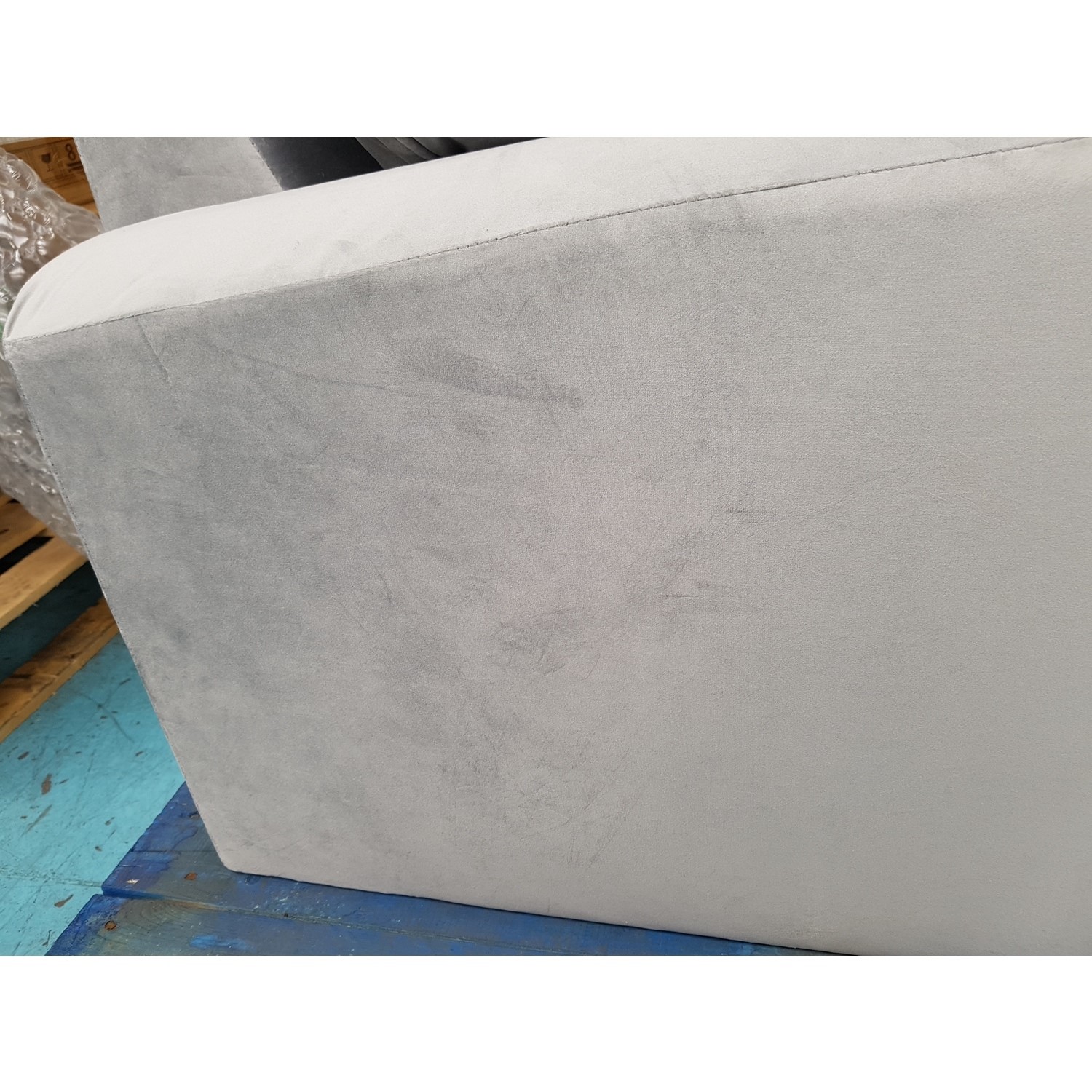 GRADE A2 Silver Grey Velvet Loveseat Payton Furniture123