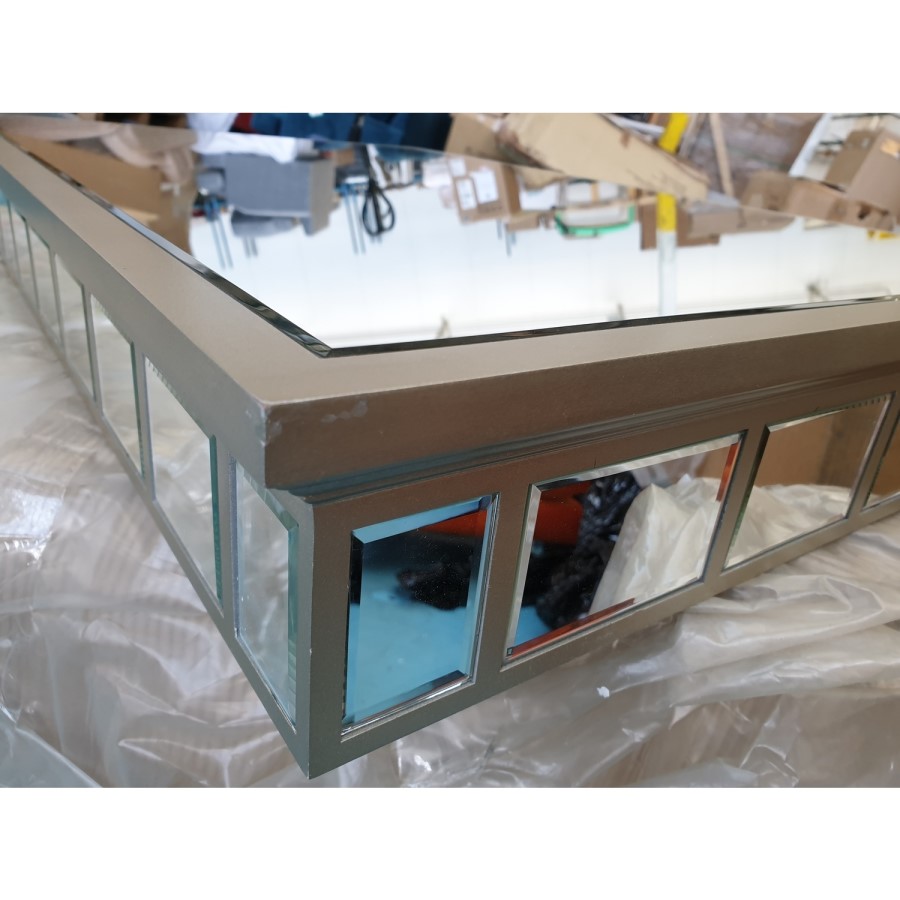 GRADE A2 - Mirrored Coffee Table with Gold Detailing - Jade Boutique
