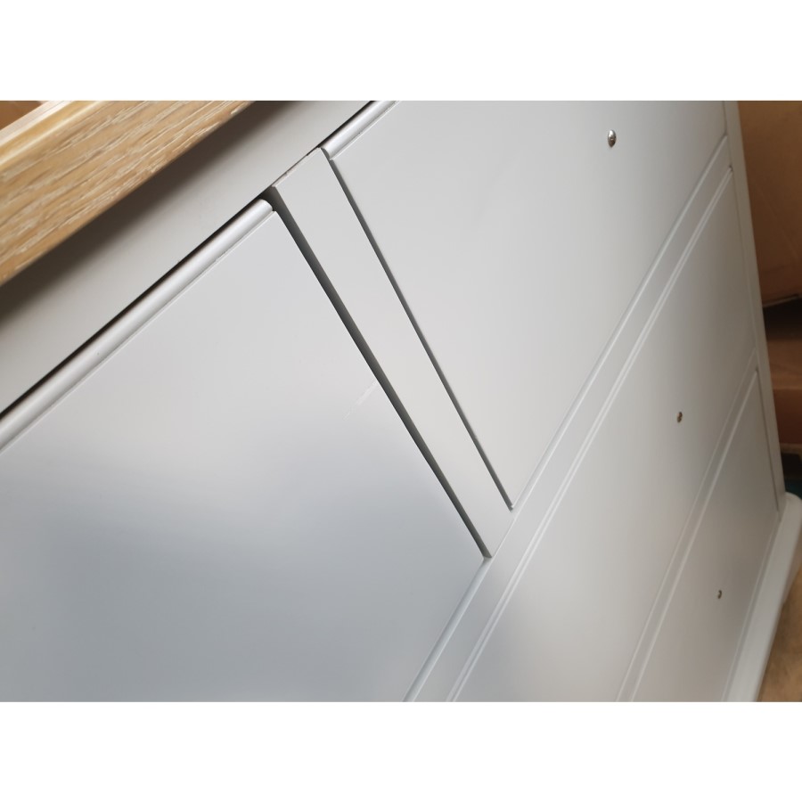 GRADE A2 - Darley Two Tone Chest of Drawers in Solid Oak and Light Grey