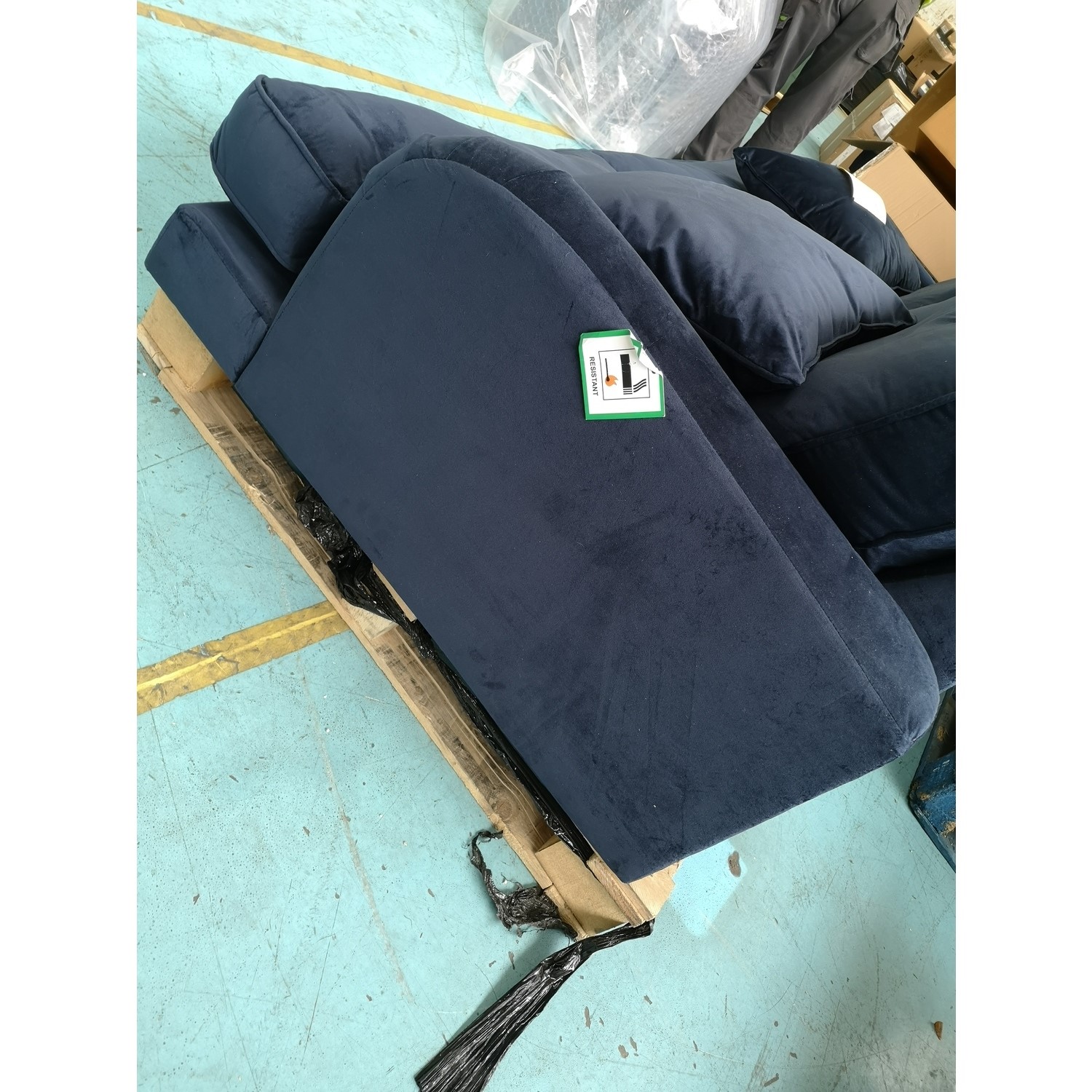 GRADE A2 Payton Dark Navy Blue Velvet 3 Seater Sofa Furniture123