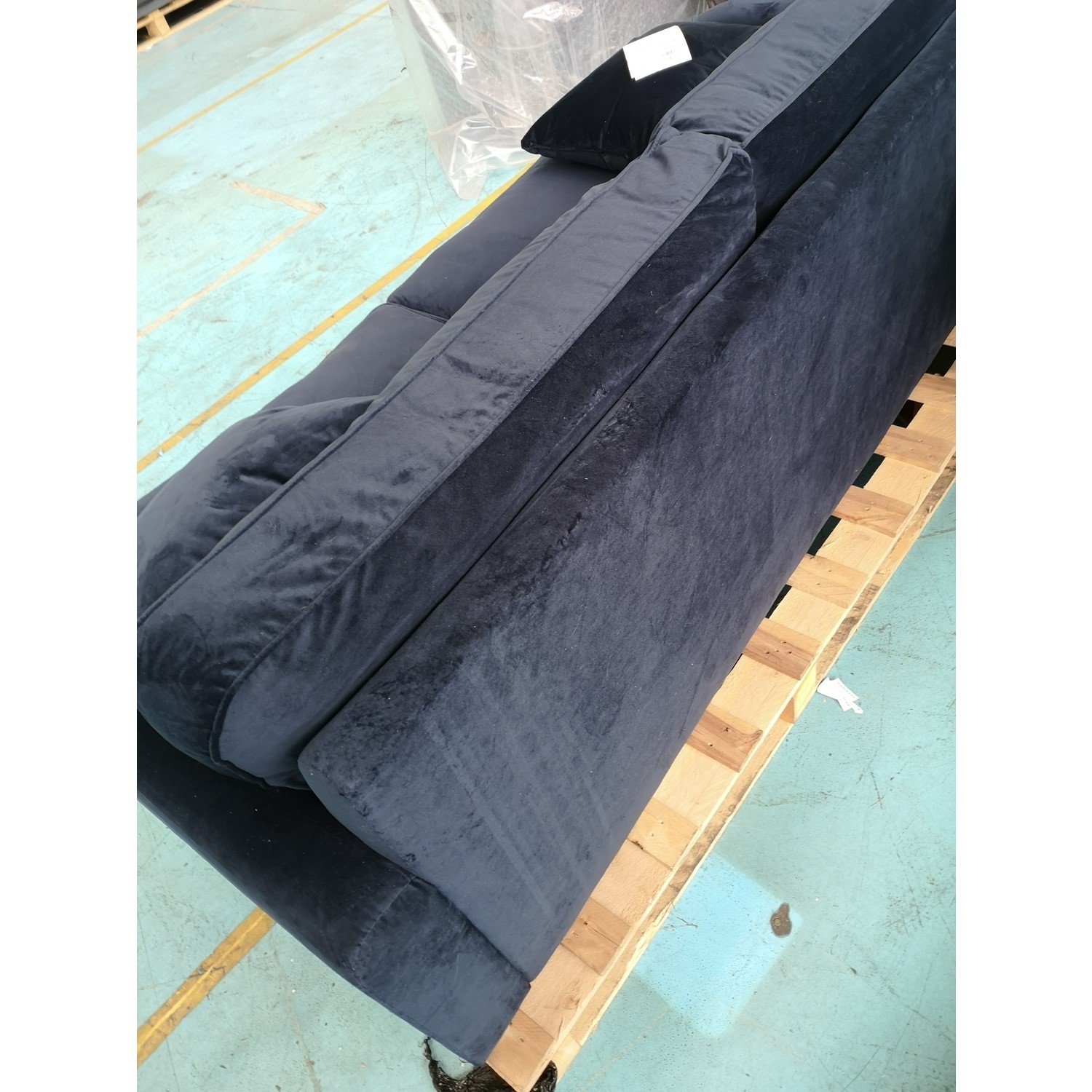 GRADE A2 Payton Dark Navy Blue Velvet 3 Seater Sofa Furniture123