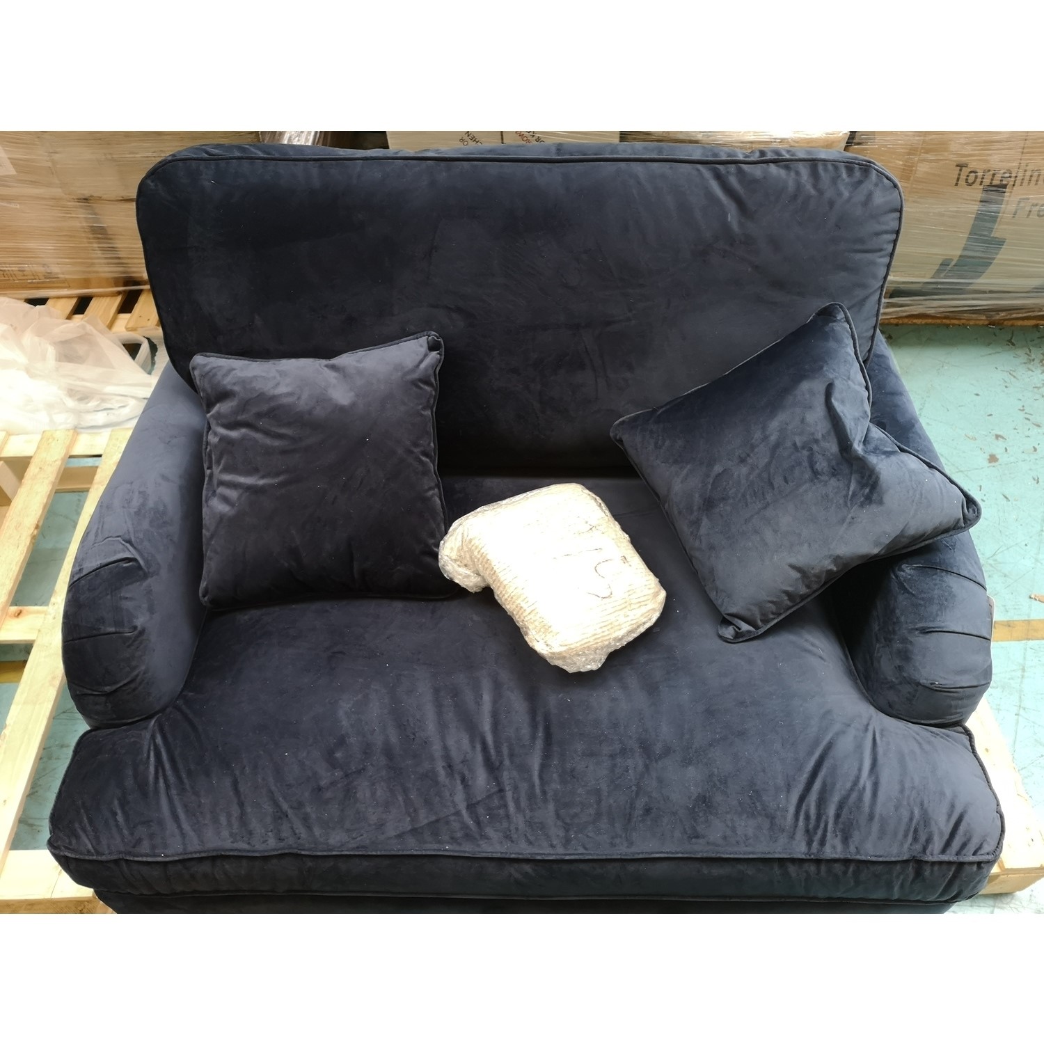 GRADE A2 Navy Blue Velvet Loveseat Payton Furniture123