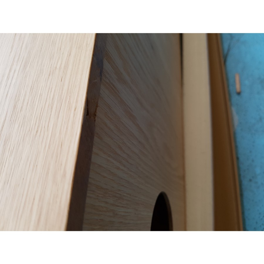 GRADE A2 - Solid Oak TV Unit with Sliding Doors - Scandi - Briana