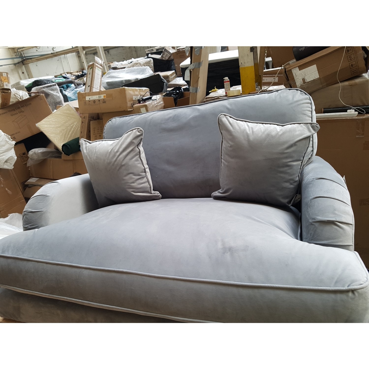 GRADE A2 Silver Grey Velvet Loveseat Payton Furniture123