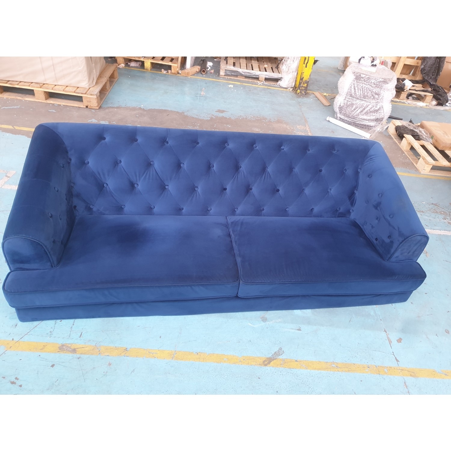 GRADE A2 Chesterfield Sofa in Navy Blue Velvet 3 Seater Inez