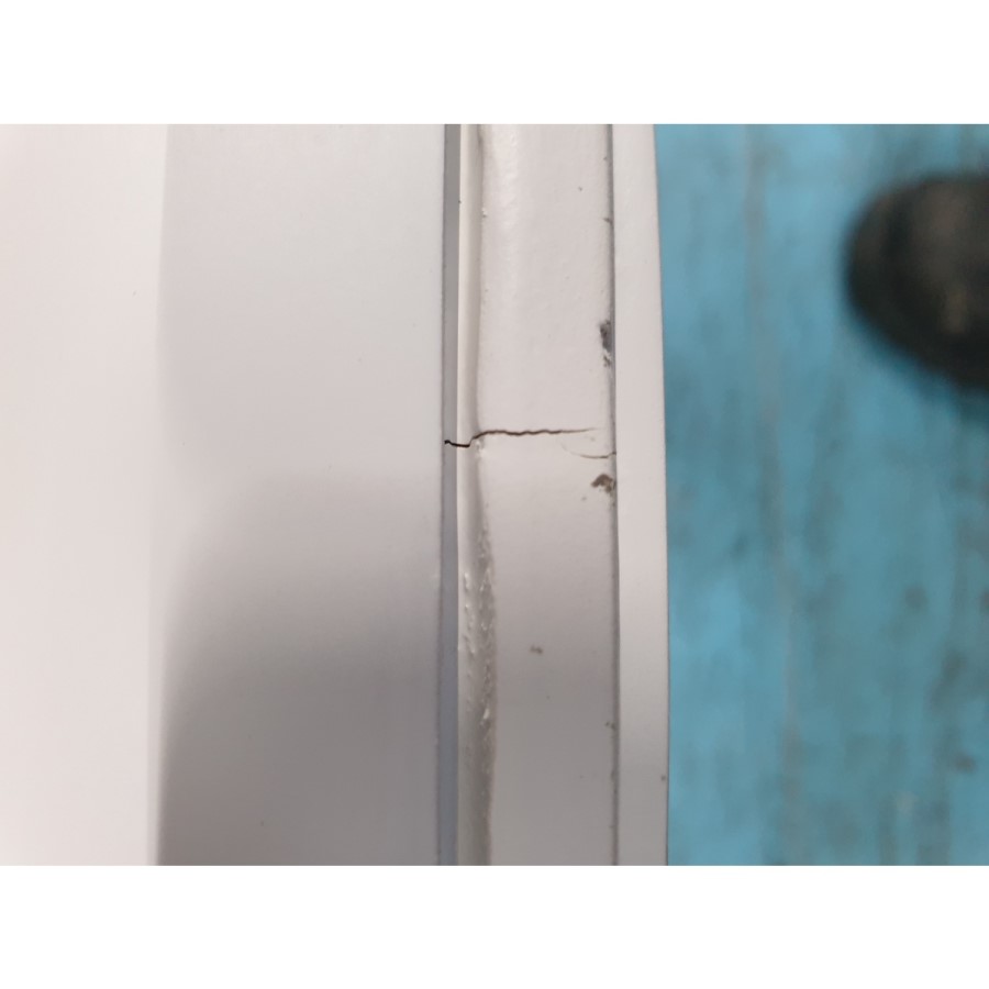 GRADE A2 - White and Gold Curved TV Unit - TV's up to 70" - Olis