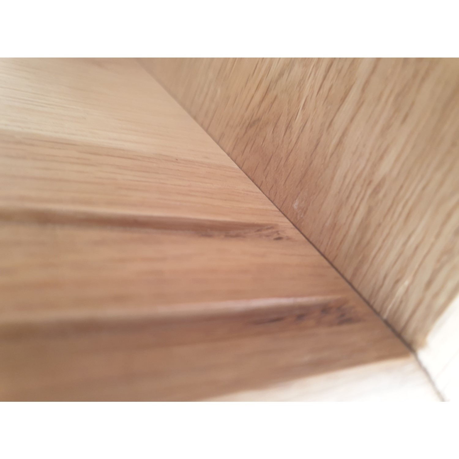 GRADE A2 Solid Oak TV Unit with Sliding Doors TV's up to 70