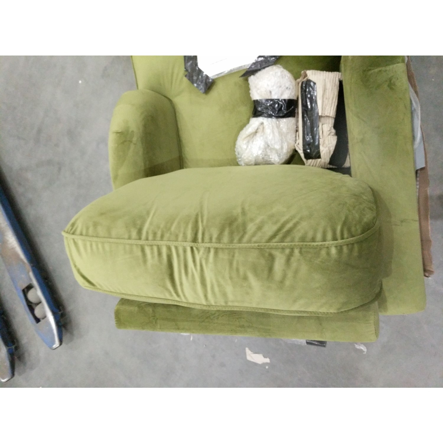 GRADE A2 Olive Green Velvet Armchair Payton Furniture123