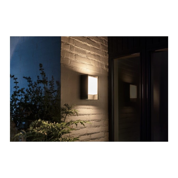 Philips Hue Outdoor Fuzo Slim Wall Light