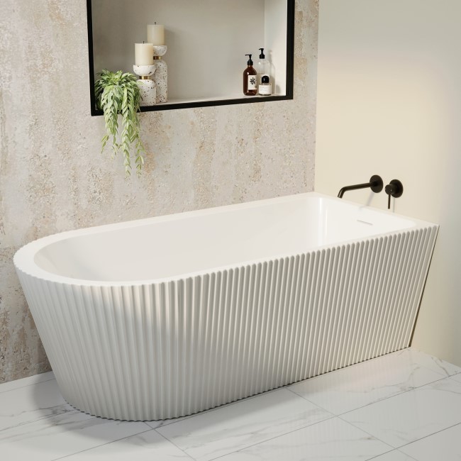 Freestanding Single Ended Right Hand Fluted Corner Bath 1650 x 800mm With Matt Black Bath Screen - Amaro