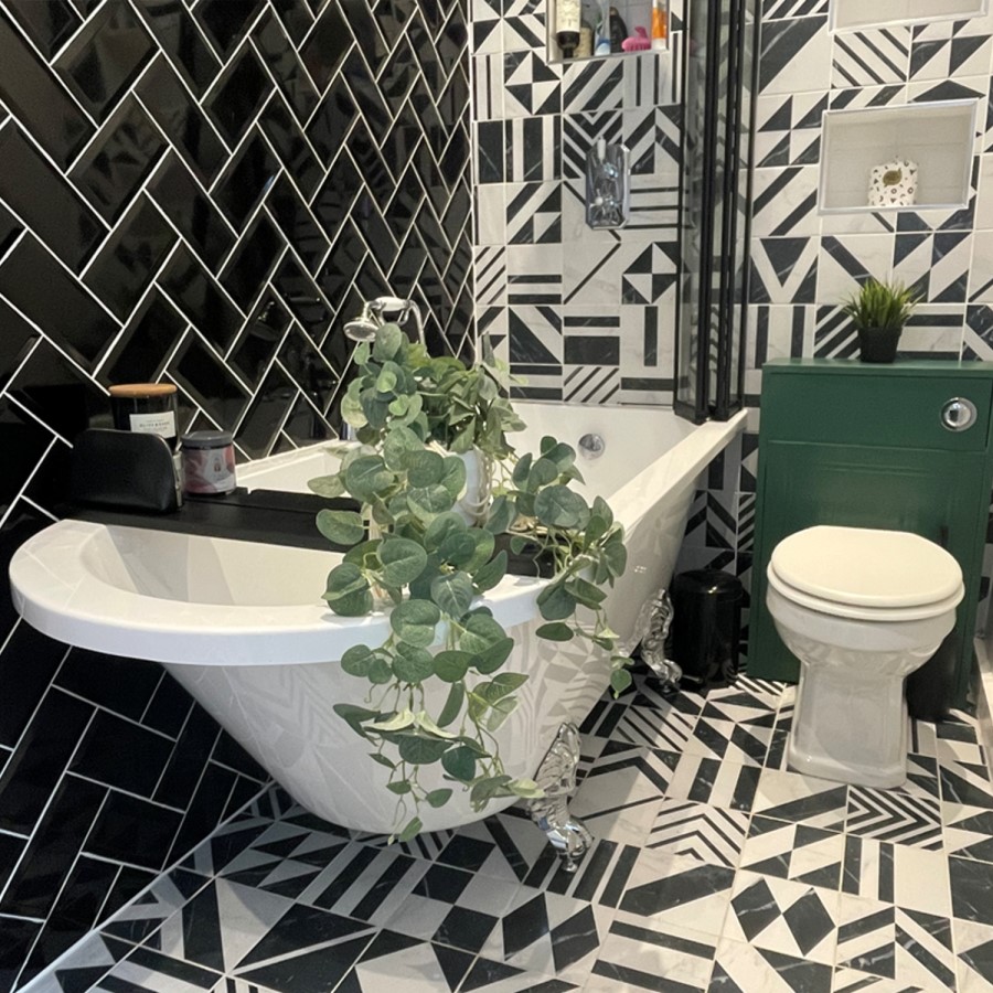 Grade A2 - Freestanding Single Ended Bath with Chrome Feet 1660 x 740mm - Park Royal