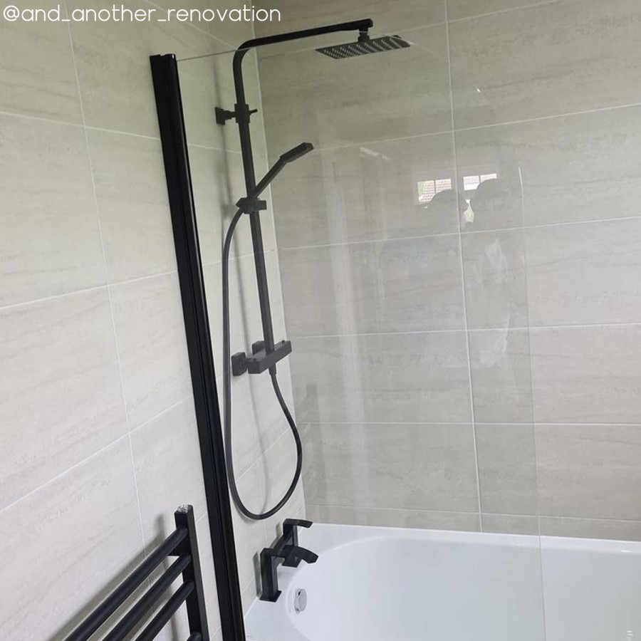 Single Ended Round Bath 1700 x 750mm with Front Panel and 1450mm Hinged Black Bath Screen - Alton
