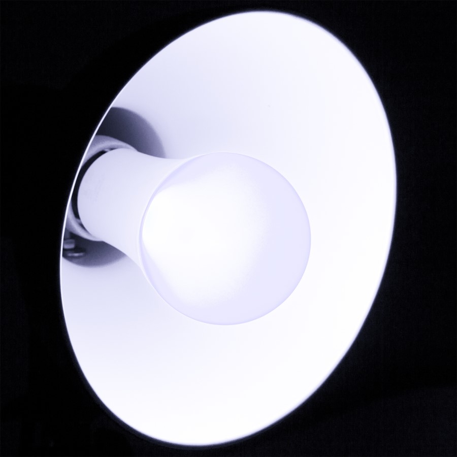 electriQ Smart Lighting Colour Wifi Bulb with B22 bayonet ending - Alexa & Google Home compatible - 3 Pack