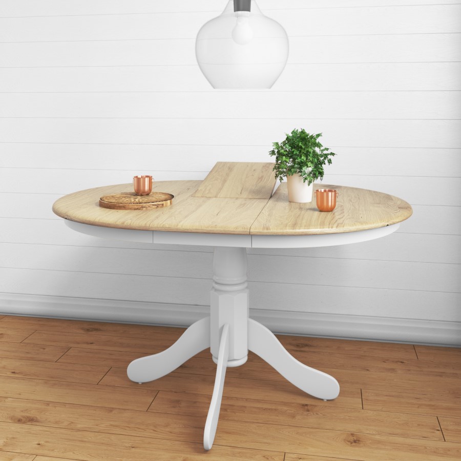 Rhode Island Round Extending Dining Table with 4 Windsor Chairs
