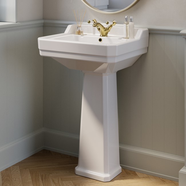 Traditional Full Pedestal 1 Tap Hole Basin 570mm - Ripley