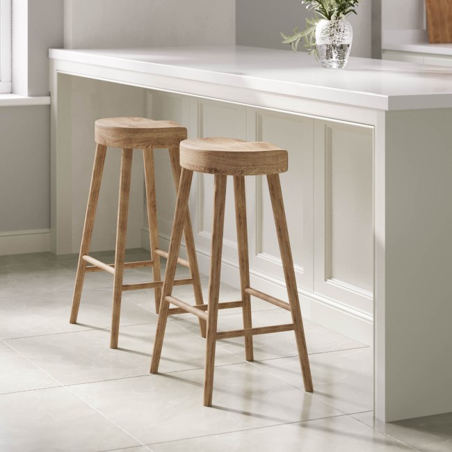 Set of 2 Solid Weathered Oak Kitchen Counter Stools - 70cm - Rayne