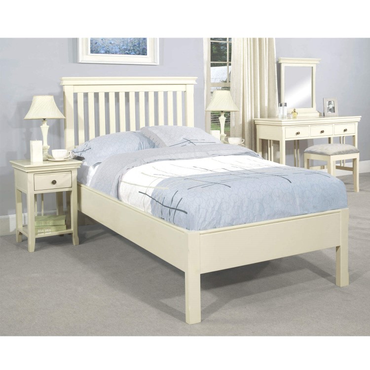 Pair of Savannah Bedside Tables with Drawer in Ivory/Cream