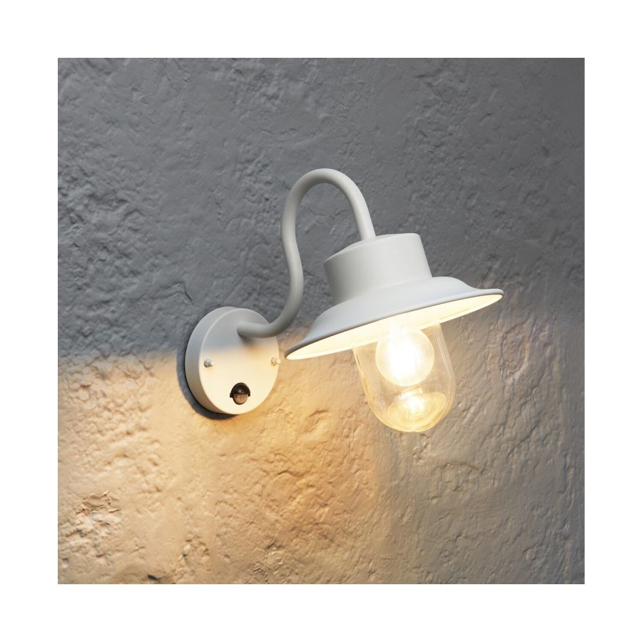 IP44 White Outdoor Wall Light - Chesham