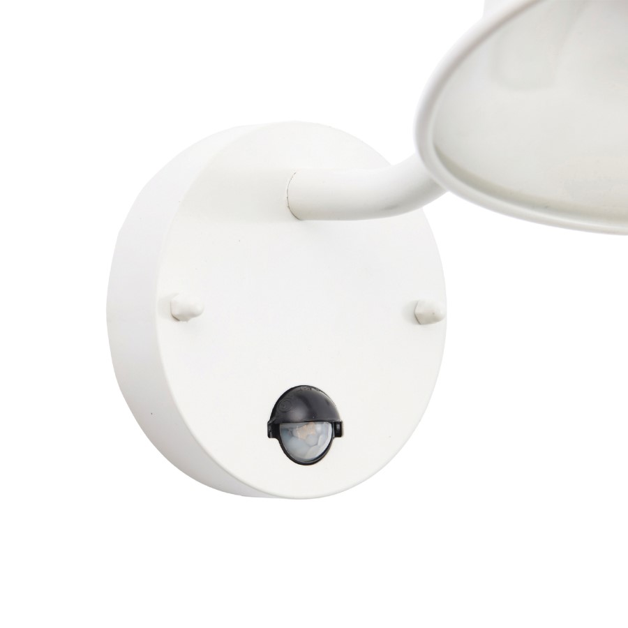 IP44 White Outdoor Wall Light - Chesham
