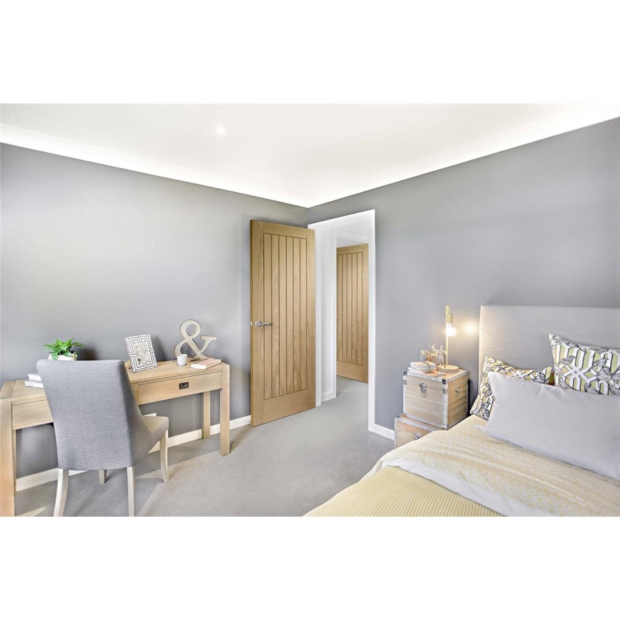 Suffolk Essential Internal Oak Door - Unfinished, 2040 x 726 x 40 mm
