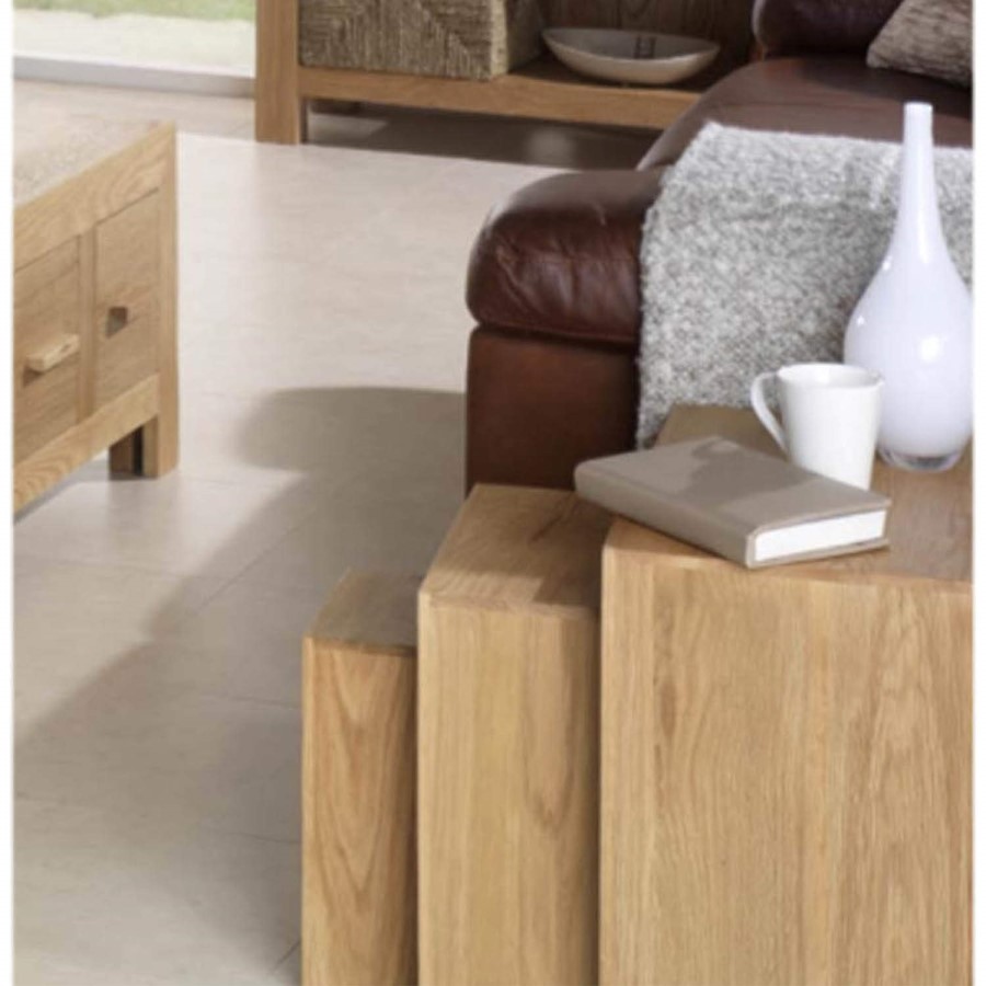 Heritage Furniture UK Laguna Oak Nest of 3 Lamp Tables