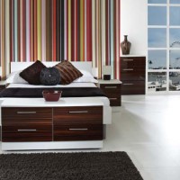 Welcome Furniture Hatherley High Gloss 3 Piece Bedroom Set in White and Ebony