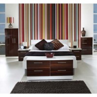 Hatherley High Gloss 5 Piece Bedroom Set in White and Ebony - 