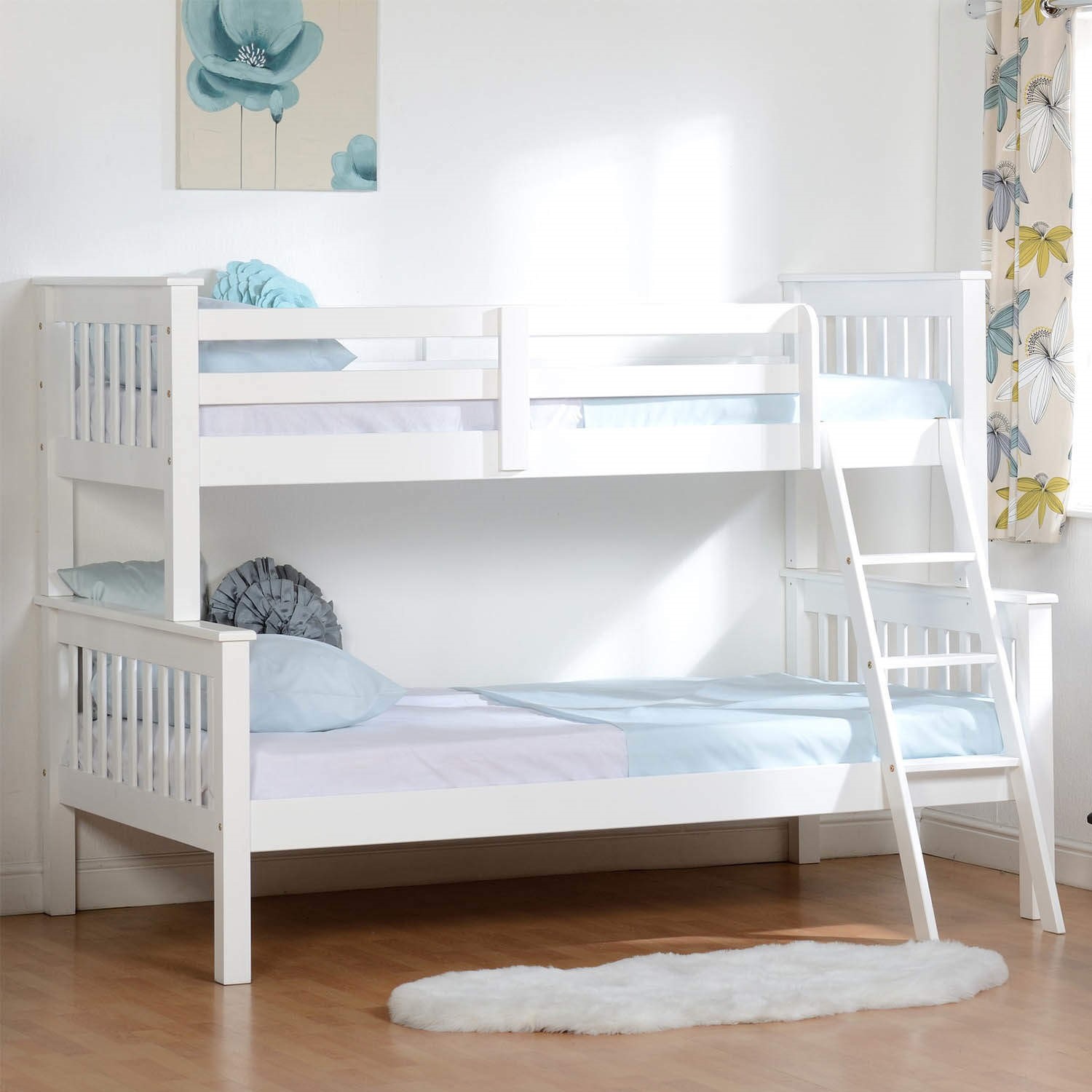 двухъярусная кровать для детей белая деревянная