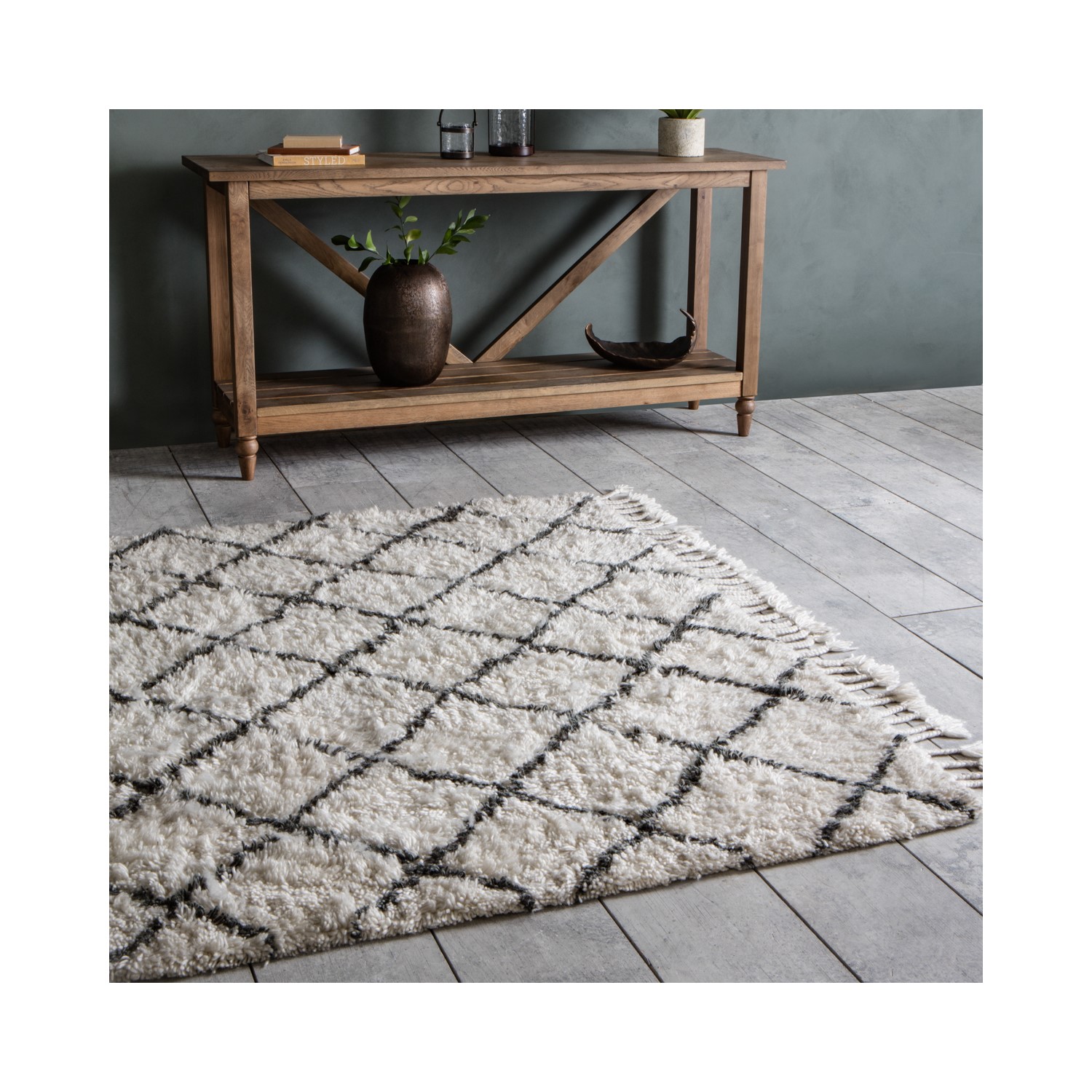 Hand Crafted White & Grey Rug  230 x 170 cm